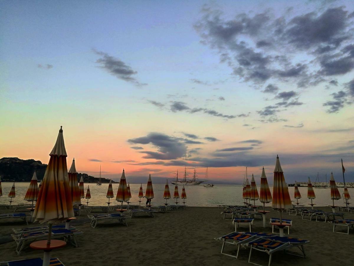 Relax House Villa Giardini Naxos Dış mekan fotoğraf